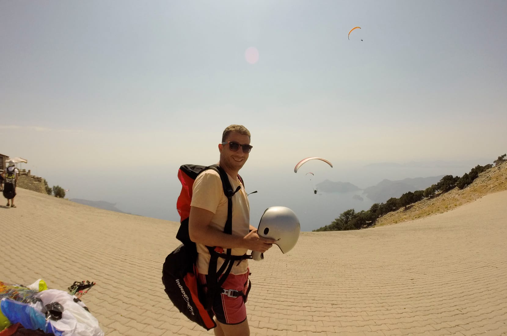 Serkan Toprak during para gliding in Fetihe